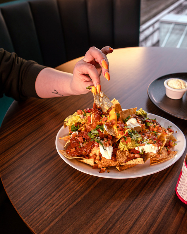 Nachos supreme kanalla tai pekonilla