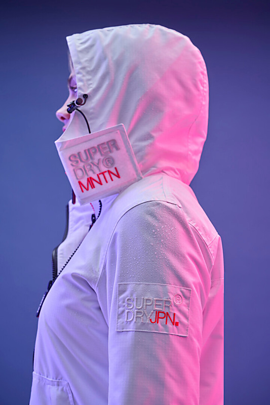 Kaikki naisten Superdry-takit