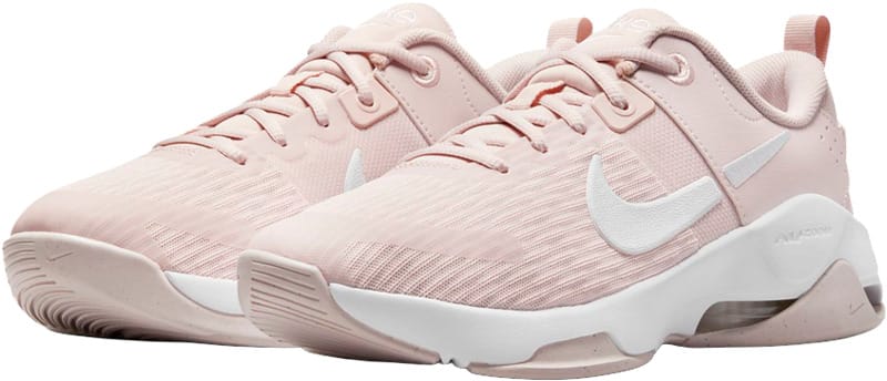 NIKE ZOOM BELLA 6. Vaimennetut treeni-/salikengät naisille, koot 36,5–41.