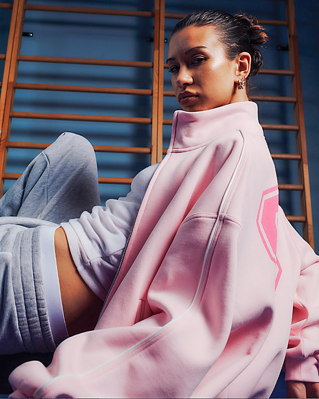 Naisten kevät malliston tuotteet -20 % alennuksella, minimi ostosumma 39,99 €