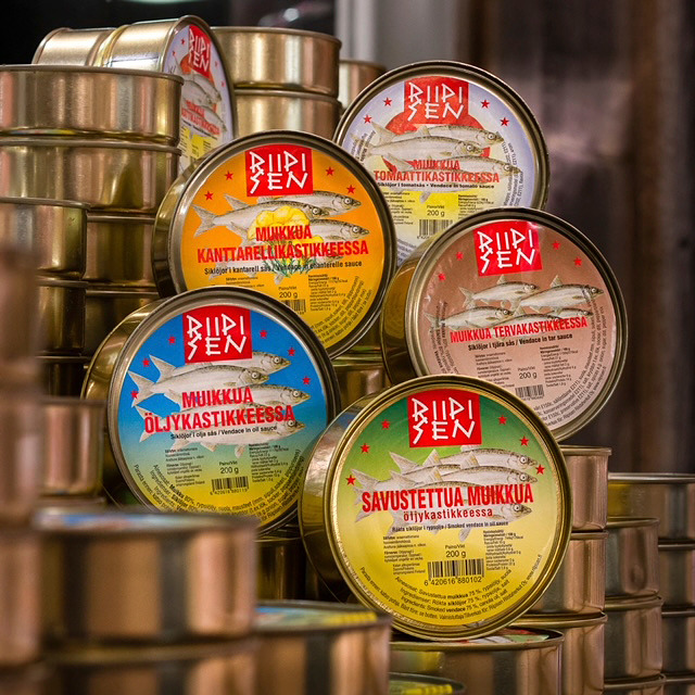 Riipisen muikkusäilykkeet