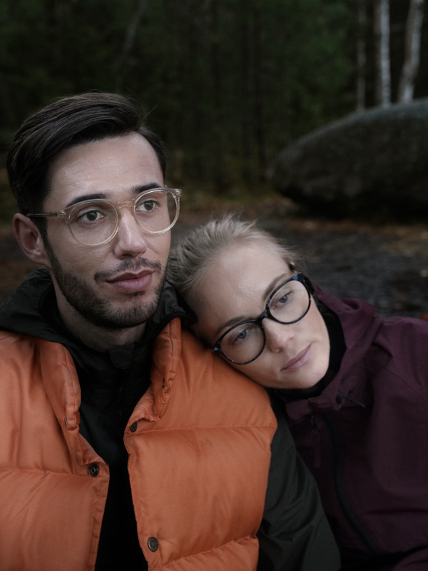 Silmälasit (sisältää kehykset + linssit). Ei koske Meta-älylaseja.